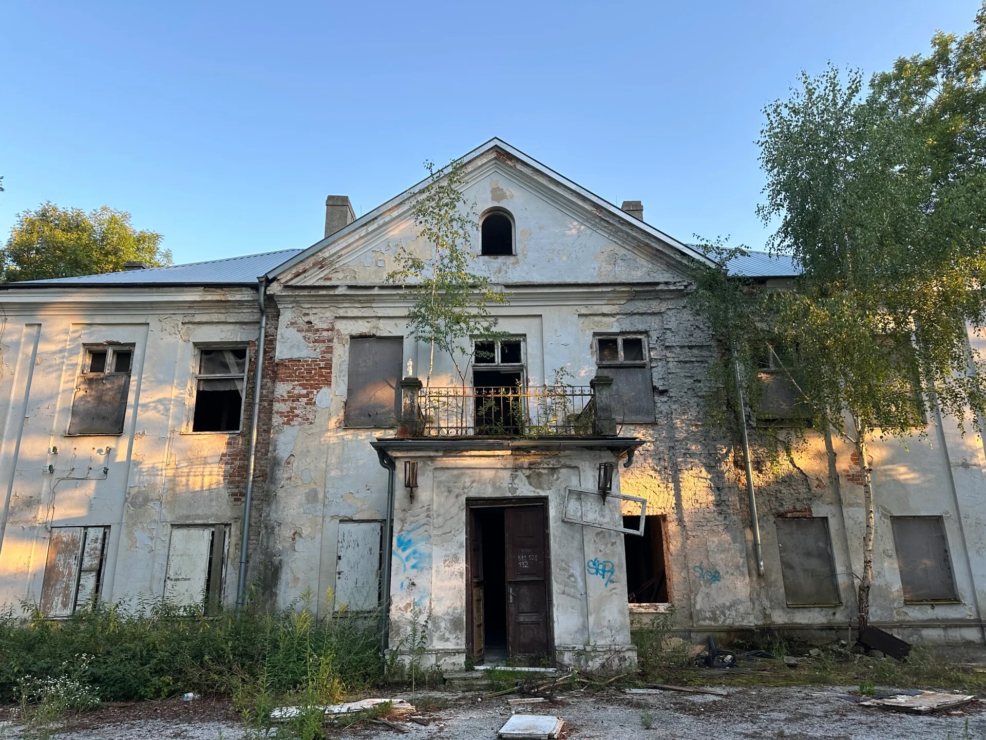 Zdjęcie opuszczonego miejsca: Klasycystyczny pałac Pruszaków