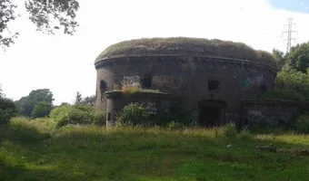Zdjęcie opuszczonego miejsca: Ceglana wieża artyleryjska znana jako Fort Malakoff., Głogów