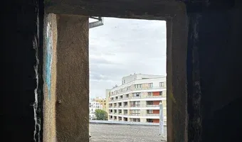Zdjęcie opuszczonego miejsca: Duży blok mieszkalny, Warszawa