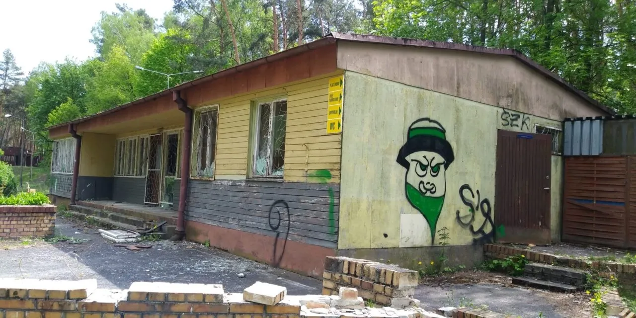 Zdjęcie opuszczonego miejsca: Opuszczony ośrodek “Babie Lato” k. Bełchatowa