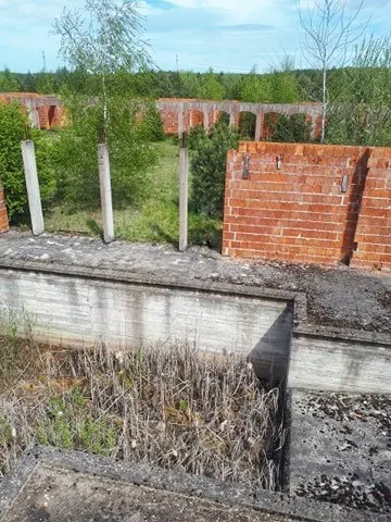 Zdjęcie opuszczonego miejsca: Niedokończony kompleks.