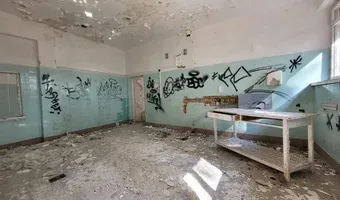 Zdjęcie opuszczonego miejsca: Ośrodek wypoczynkowy " Portus "nad jez. Gołuń