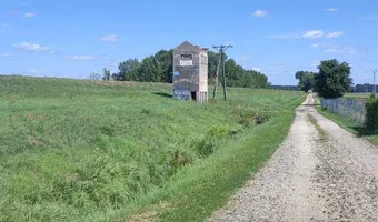 Zdjęcie opuszczonego miejsca: Opuszczony budynek przy jeziorze Turawskim