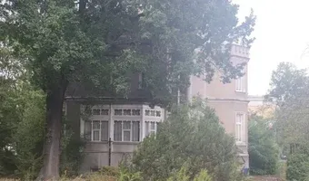 Zdjęcie opuszczonego miejsca: Opuszczona willa wojska polskiego.