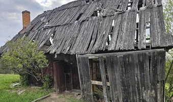 Zdjęcie opuszczonego miejsca: Opuszczona knajpka/sklepik przy stoku