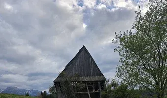 Zdjęcie opuszczonego miejsca: Opuszczona knajpka/sklepik przy stoku