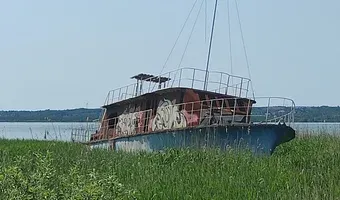 Zdjęcie opuszczonego miejsca: Wrak na jez. Dąbie, k. Lubczyny