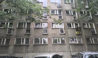 Zdjęcie opuszczonego miejsca: Opuszczony dobrze zachowany blok.