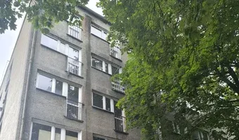 Zdjęcie opuszczonego miejsca: Opuszczony dobrze zachowany blok.
