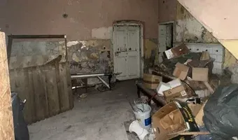 Zdjęcie opuszczonego miejsca: Zabytkowa Opuszczona Plebania z 1890 roku.