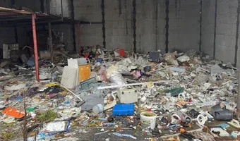 Zdjęcie opuszczonego miejsca: OPUSZCZONY SKLEP Z PŁYTKAMI