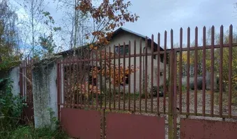 Zdjęcie opuszczonego miejsca: Opuszczony dom z wielką działką