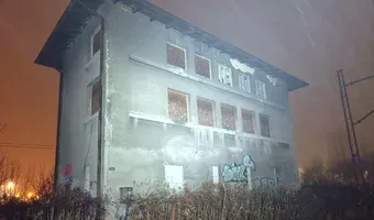 Zdjęcie opuszczonego miejsca: Opuszczony budynek PKP
