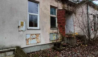Zdjęcie opuszczonego miejsca: Fabryka oraz parę domków letniskowych